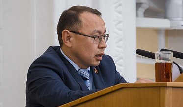 Евгений Солнцев впервые отчитался перед депутатами Заксобрания